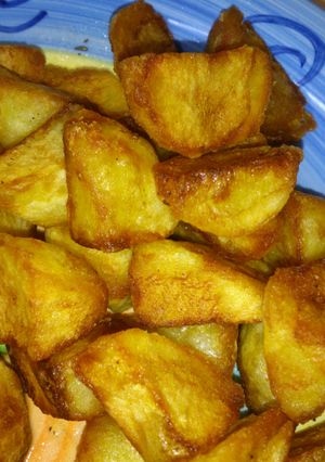 A picture of Crispy fried potatoes.