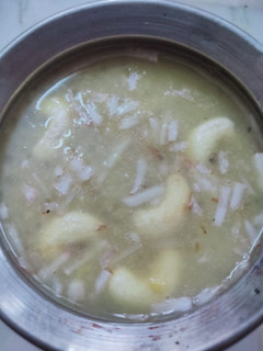 பாசிப்பருப்பு பாயாசம் (paasi paruppu payasam recipe in tamil) செய்முறை முக்கிய புகைப்படம்