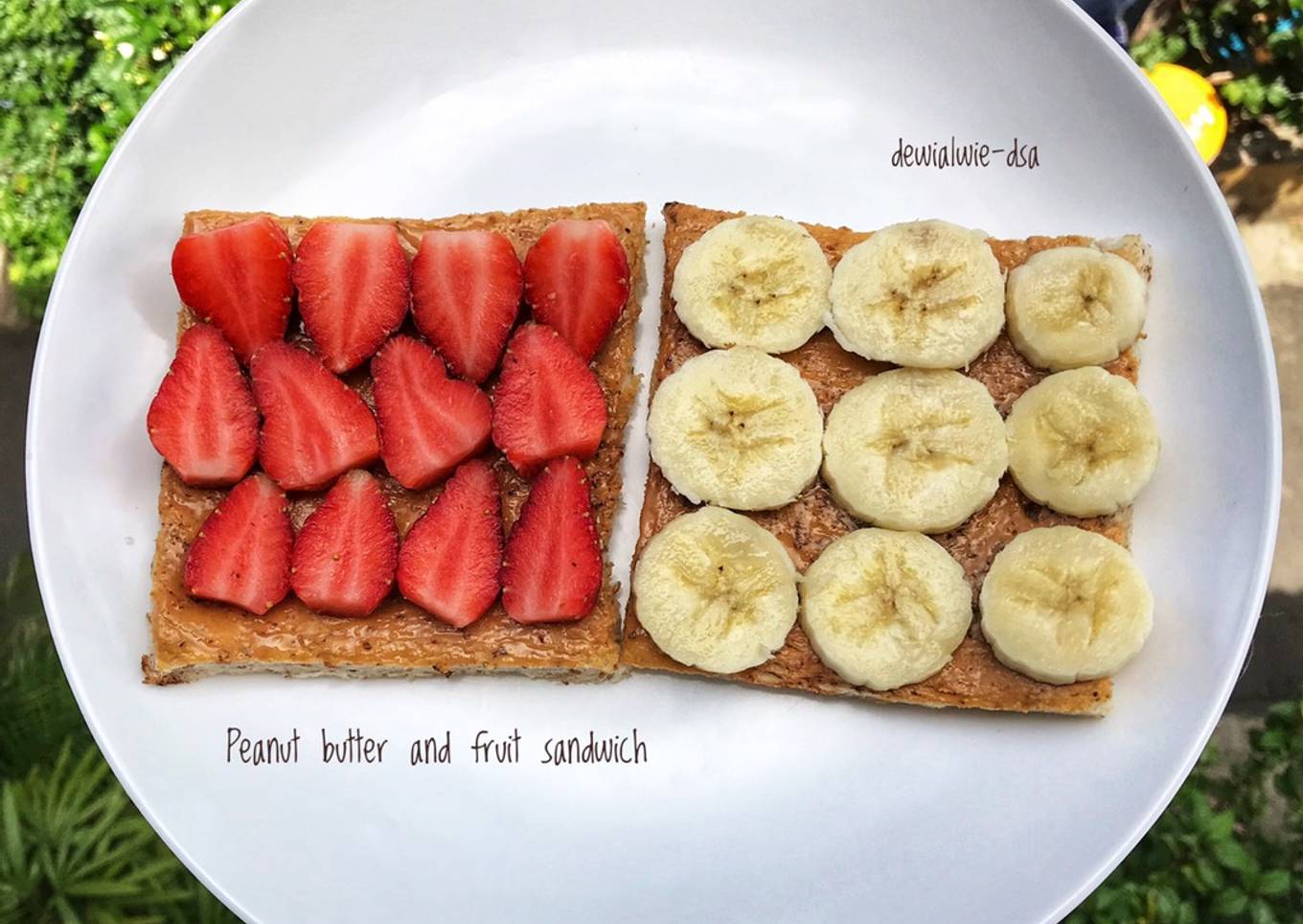 Peanut butter and fruit sandwich