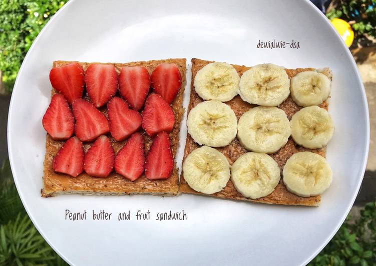 Resep Peanut butter and fruit sandwich yang Harus Dicoba