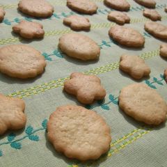 A picture of Crunchy Cookies with 10 g of Butter!.