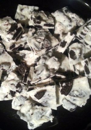 A picture of Oreo Bark.