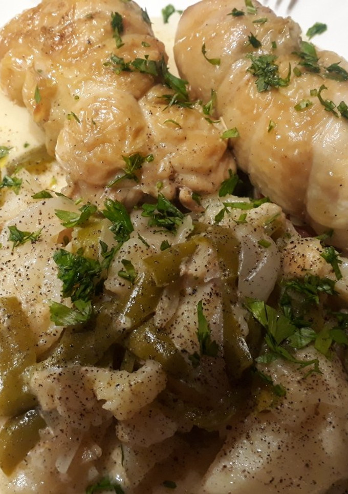 Una foto de Muslos de pollo rellenos de jamón serrano y queso