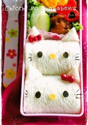A picture of Hello Kitty Sandwich Bento.