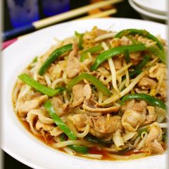 A picture of Frugal Cooking! Ginger Pork Stir-Fry with Plenty of Bean Sprouts.