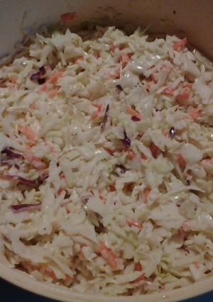 A picture of Easy Coleslaw.