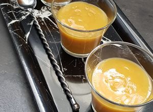 Une photo de Compote pêches jaunes et mirabelles