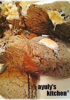 A picture of Starbucks Style Chocolate Chunk Scone.