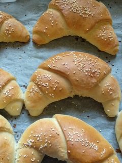 Házi (Szezàmagos) Vajas Kifli recept fotója