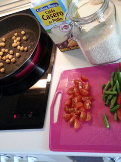 A picture of quick vegetable paella.