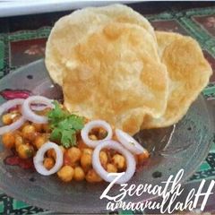 A picture of Mixed Flour Chole Bhature.