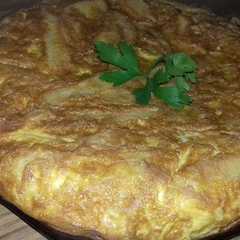 A picture of Tortilla de papa y huevo 🍳.