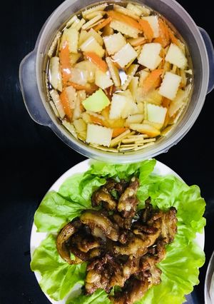 A picture of Bún chả.