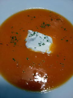 A picture of carrots creamy soup.
