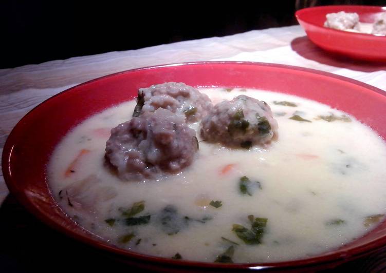 How to Prepare Award-winning Meatballs with White Sauce