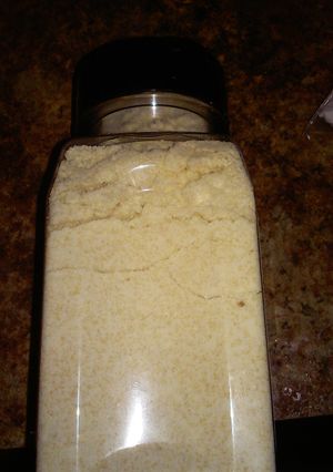 A picture of 12 Powdered Coffee Creamers.