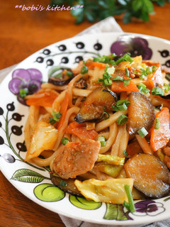 A picture of Sweet and Salty Miso-Flavored Stir-Fried Udon Noodles.