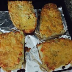 A picture of Cheesy Garlic Bread.