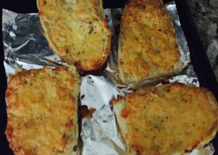 Recipe of Speedy Cheesy Garlic Bread