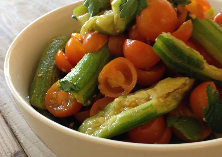 Easiest Way to Prepare Homemade Cucumber and Tomato Salad