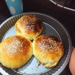 A picture of Bun at home simple.