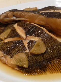 A picture of Lightly Flavored Simmered Flounder.