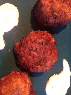 A picture of Bitterballs (Bitterballen/Dutch Meatballs).