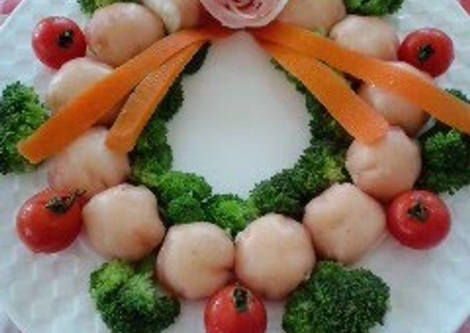 Cream Cheese and Potatoes Wrapped in Cured Ham Christmas Wreath