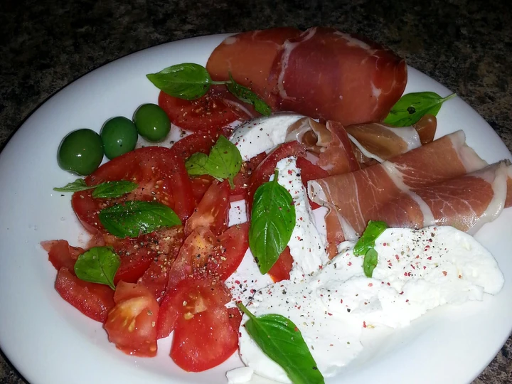 Recipe Caprese Salad w Sicilian Olives & Prosciutto the Perfect Tasty