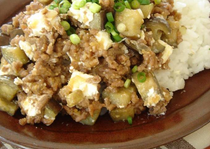 Simple Way to Prepare Any-night-of-the-week Eggplants With Cream Cheese, and Sweet and Spicy Ground Meat with Miso Over Rice