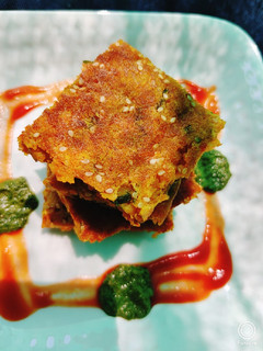 ફરાળી હાંડવો(farali handvo recipe in Gujarati) રેસીપી મુખ્ય ફોટો