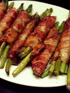 A picture of Bacon haricots rolls.