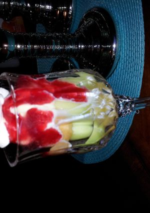 A picture of Melon rainbow Sundaes.
