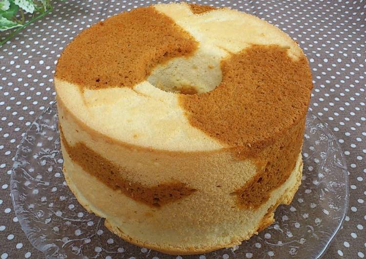 Steps to Prepare Super Quick Homemade Marble Chiffon Cake (Salted Caramel)