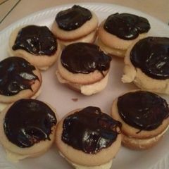 A picture of Boston Cream Mini's.