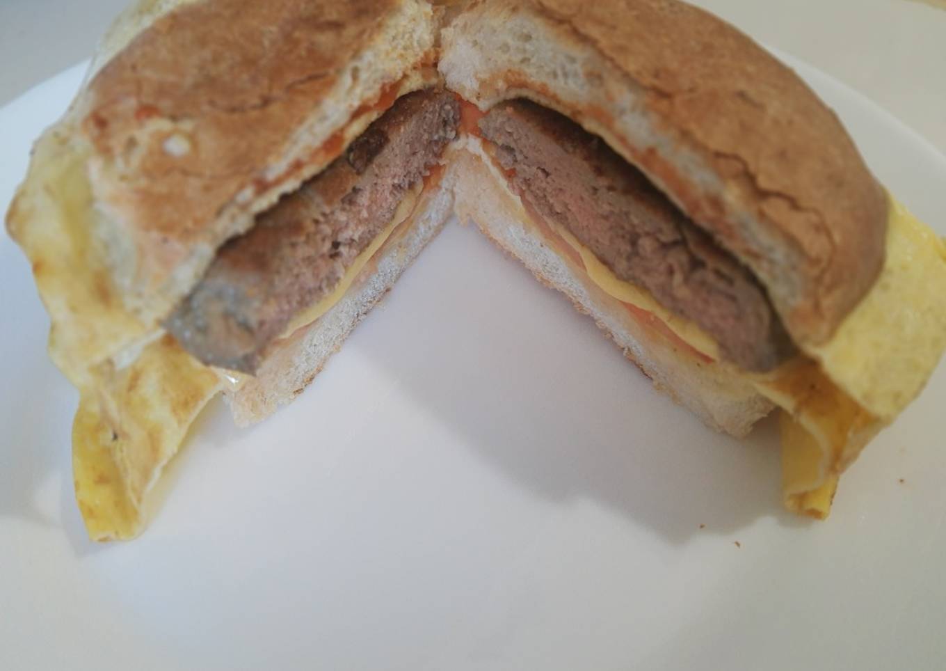 Hamburguesa con queso y huevo