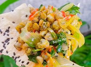 Hình của món Hến xào xúc bánh tráng.