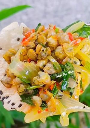 Hình của món Hến xào xúc bánh tráng.