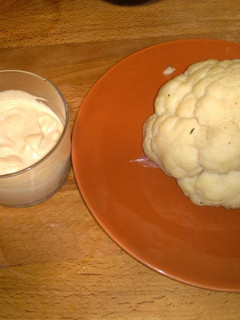 Una foto de Coliflor con mahonesa de anchoa