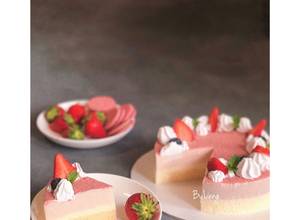 Hình của món 🍓 Strawberry Mousse CAKE.