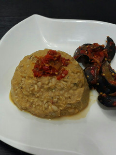 A picture of Peppered snail with ukwa.