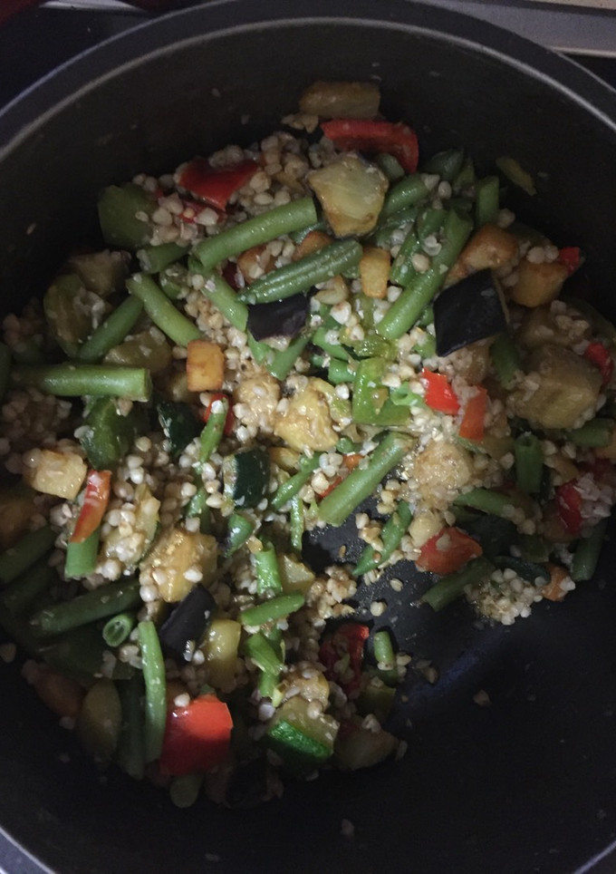 Una foto de Trigo sarraceno con verduras