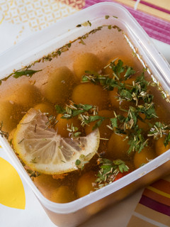 Una foto de Aceitunas caseras aliñadas