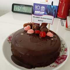 A picture of Basecake coklat.