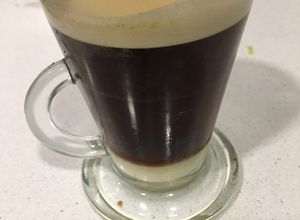 Una foto de Café molido tostado condensado