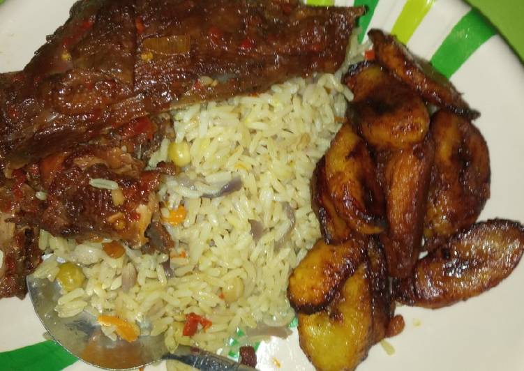 Fried rice pepper chicken en plaintain