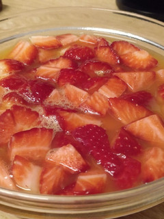 Una foto de Fresas con zumo de Naranja