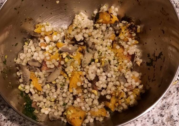 Salade au perle de couscous et a la courge grillée