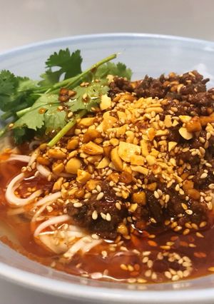 A picture of Beef Sauce Dan Dan Noodles.