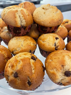 A picture of Vanilla Cupcakes with Milk Chocolate Chips.